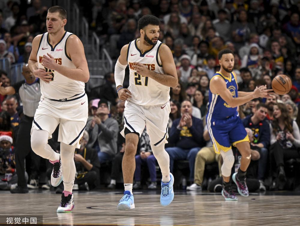 的带领下 的带领下